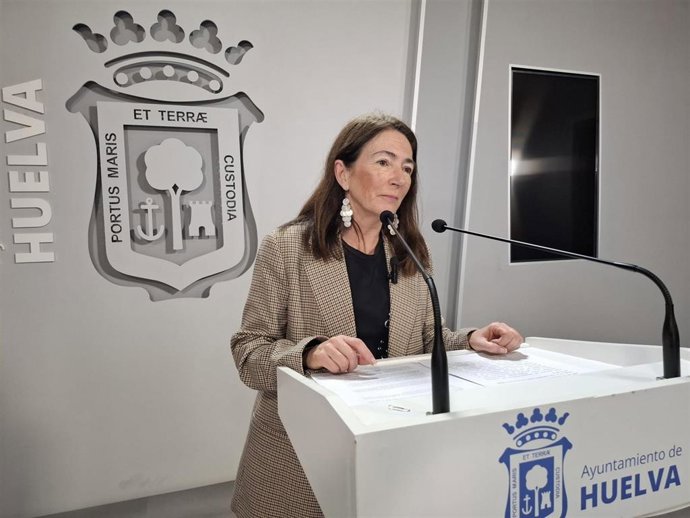 La viceportavoz de Vox en el Ayuntamiento de Huelva, María López Zambrano.