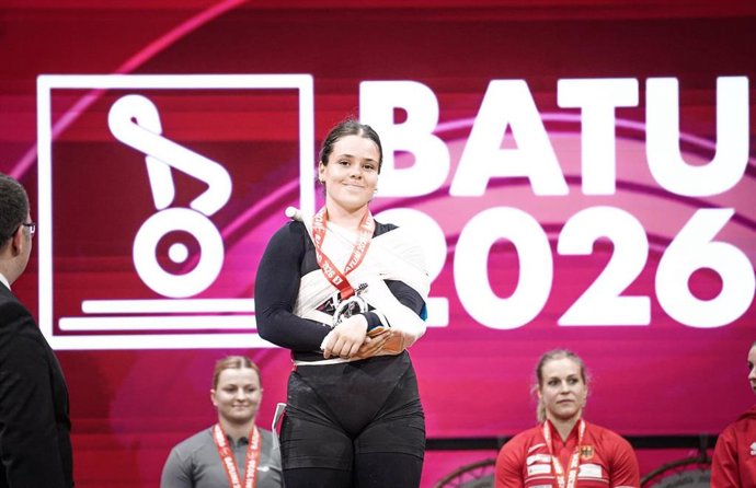 La halterófila española Naroa Arrasate, medalla de plata en el Europeo Absoluto 2026 en Batumi (Georgia).