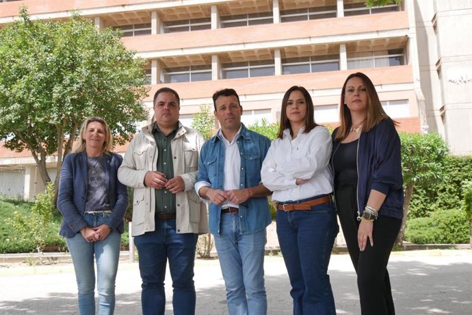 Visita al complejo de la residencia geriátrica de Linares.