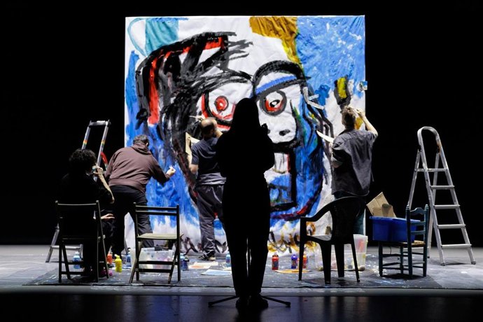 'Lexicon' es un desfile de siete escenas o pinturas vivas unidas por un hilo temático conceptual: la palabra como elemento idiosincrásico del ser humano, con sus posibilidades y limitaciones.