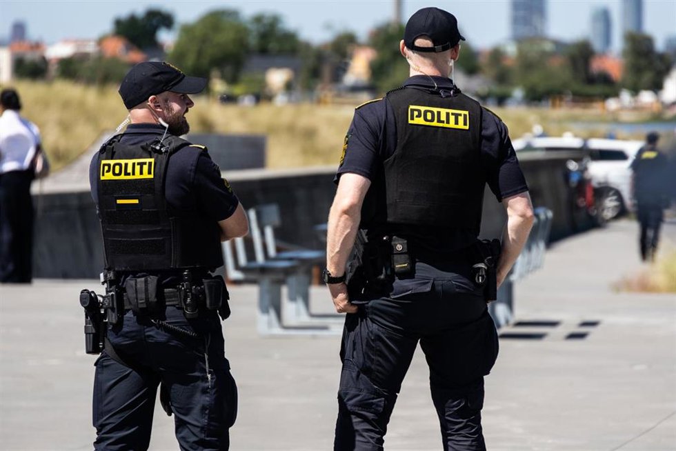 Archivo - Imagen de archivo de agentes de la Policía de Suecia.