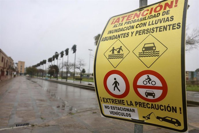 Archivo - Imágenes del operativo de alerta activado en Jerez de la Frontera (Cádiz), ante la previsión de que la borrasca 'Marta' pudiera ocasionar inundaciones debido al colapso de los colectores de agua en febrero de 2026. ARCHIVO.