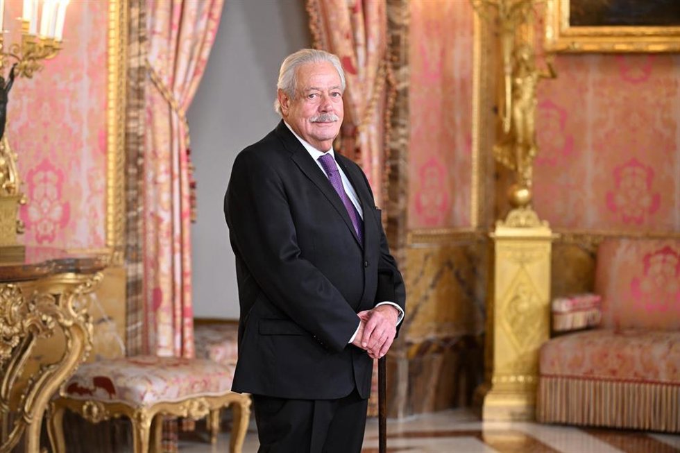 El galardonado Gonzalo Celorio durante el almuerzo ofrecido en el Palacio Real con ocasión de la ceremonia de entrega del Premio Cervantes 2025, a 22 de abril de 2026, en Madrid (España). Este reconocimiento a una trayectoria única, el Premio Miguel de Ce