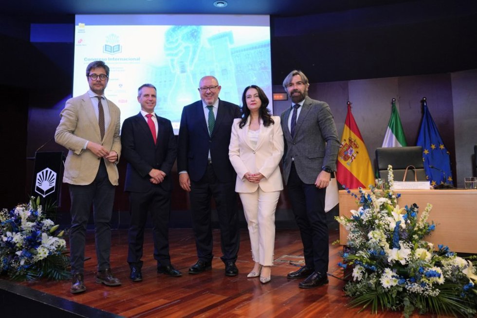Autoridades durante la inauguración del congreso en la UCO.