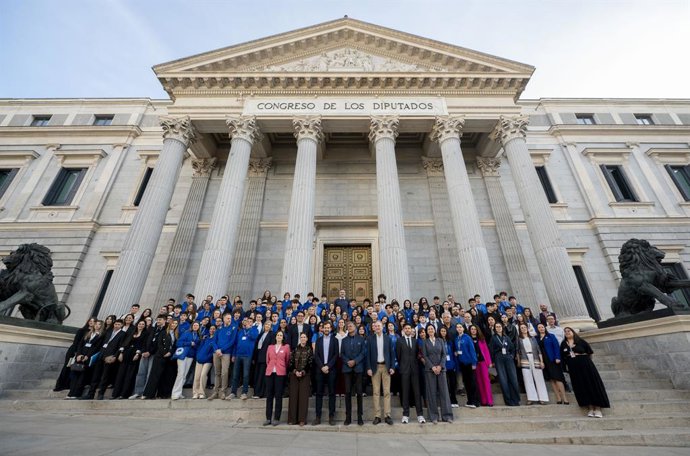 Participantes en una simulación del modelo Parlamento Europeo frente al Congreso de los Diputados, con la participación de estudiantes de Chipre, Malta y España, a 17 de abril de 2026, en Madrid (España). La simulación se realiza  en el marco del programa