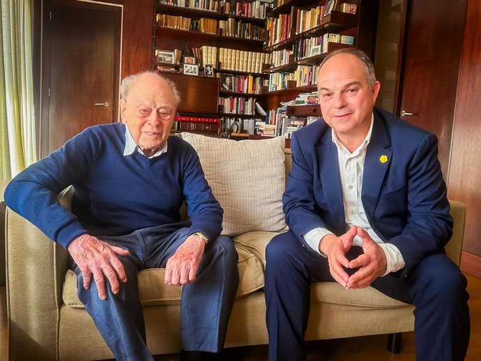 El expresidente de la Generalitat Jordi Pujol junto al secretario general de Junts, Jordi Turull