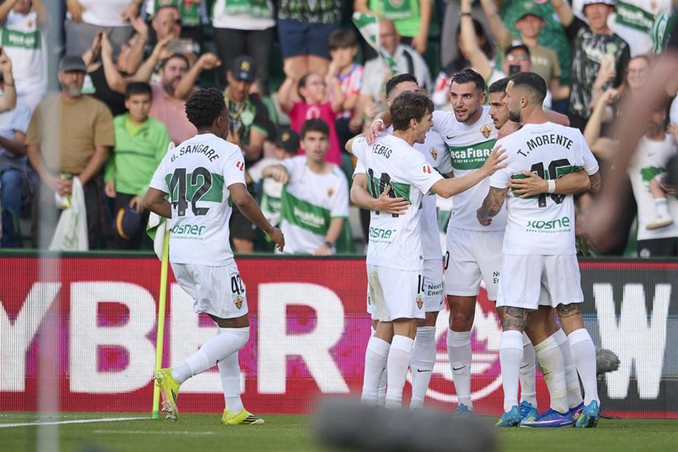 Andre Da Silva of Elche CF celebrates after scoring his team's second goal during the Spanish League, LaLiga EA Sports, football match played between Elche CF and Atletico de Madrid at Estadio Manuel Martinez Valero on April 22, 2026 in Elche, Alicante, S