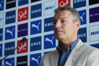 Santiago 16 de enero 2025. Futbol, conferencia de prensa Universidad Catolica. El nuevo refuerzo de Universidad Catolica, Gary Medel, es presentado en conferencia de prensa en el estadio Claro Arena. Jonnathan Oyarzun/Photosport  Football, Universidad