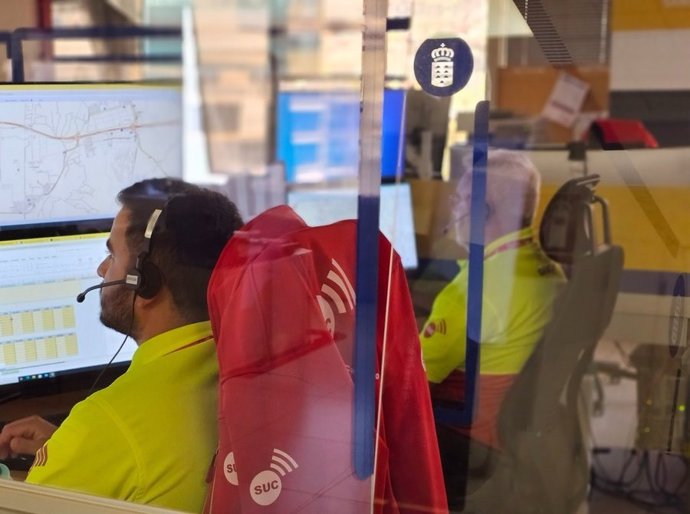 Archivo - Sala operativa del 112 Canarias