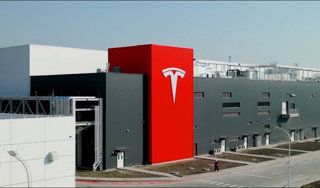 Tesla mejora sus ingresos en el primer trimestre del año