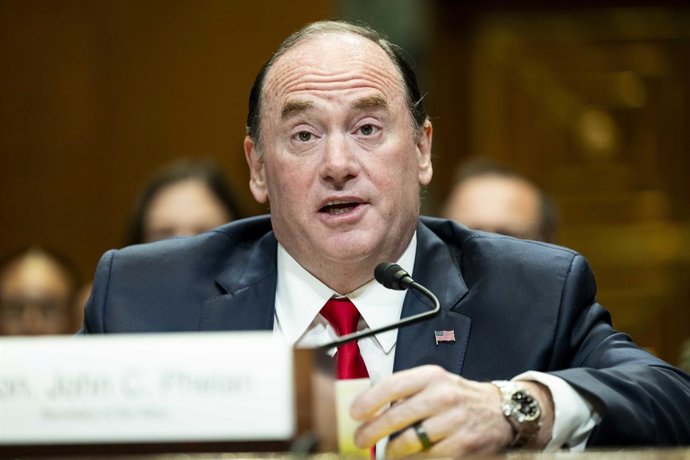 Archivo - June 24, 2025, Washington, District Of Columbia, USA: JOHN PHELAN, Secretary, U.S. Navy, speaking at a hearing of the Senate Appropriations Subcommittee on Department of Defense at the U.S. Capitol in Washington, D.C.