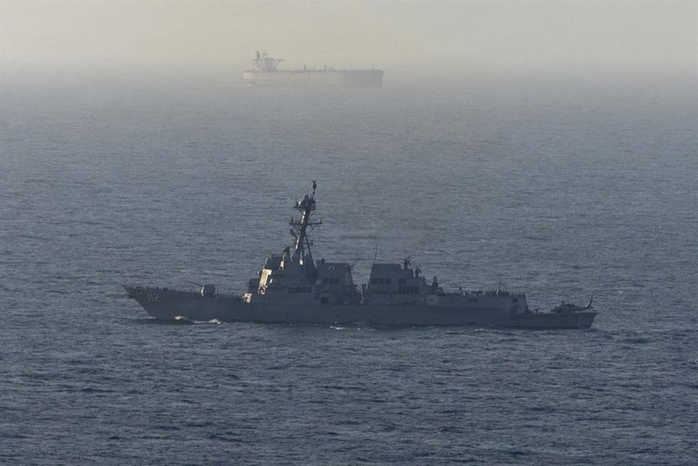 Buque de guerra estadounidense desplegado para el bloqueo de puertos iraníes ordenado por la Administración de Donald Trump