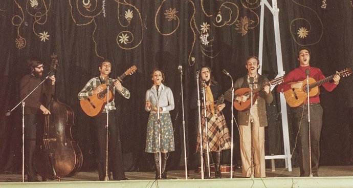 Imagen de los primeros integrantes del Mester de Juglaría