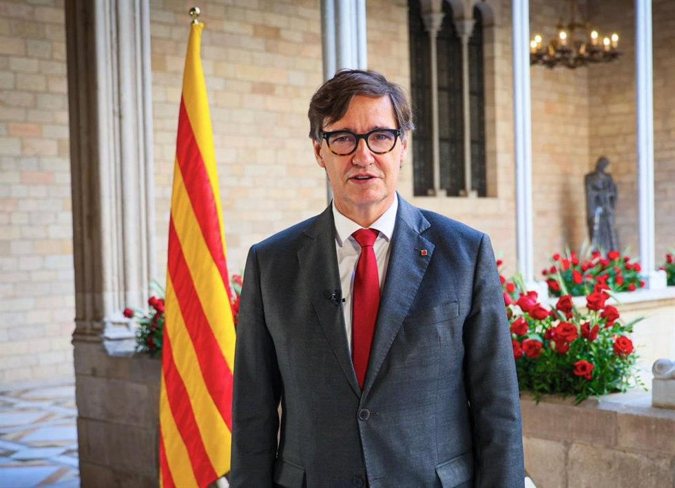 El presidente de la Generalitat, Salvador Illa, durante la declaración institucional por la Diada de Sant Jordi
