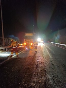 Accidente de dos camiones en la A-8.