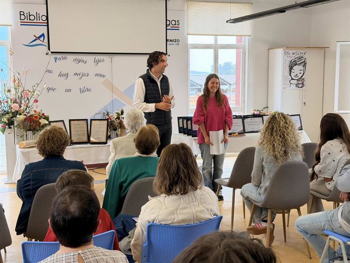 Astillero entrega los premios de los concursos de marcapáginas, microrrelatos y 'Amantes de la lectura'
