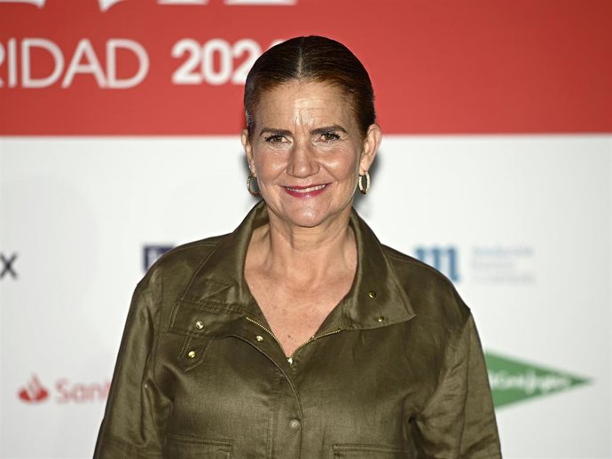 Samantha Vallejo-Nágera, firme con Colate frente a Paulina Rubio