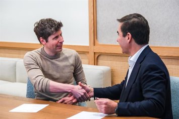 Archivo - Carlos Torres Vila, presidente de BBVA, y Sam Altman, CEO y cofundador de OpenAI