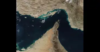 Irán asegura haber recibido un primer ingreso por el pago de tasas al paso de buques en el estrecho de Ormuz