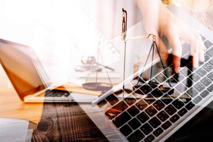 La presencia online de los despachos de abogados gana peso en la era de la IA y la búsqueda digital