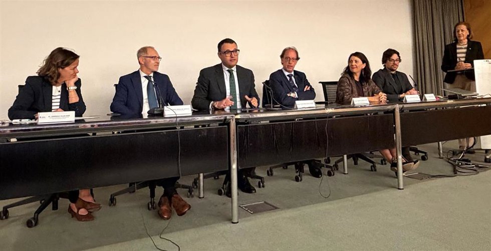 El consejero de Hacienda, Justicia y Asuntos Europeos de Aasturias, Guillermo Peláez, en la primera jornada del encuentro de directores de los institutos de medicina legal de España, que se celebra en Oviedo.