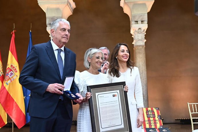Azcón interviene en el acto por San Jorge, el Día de Aragón