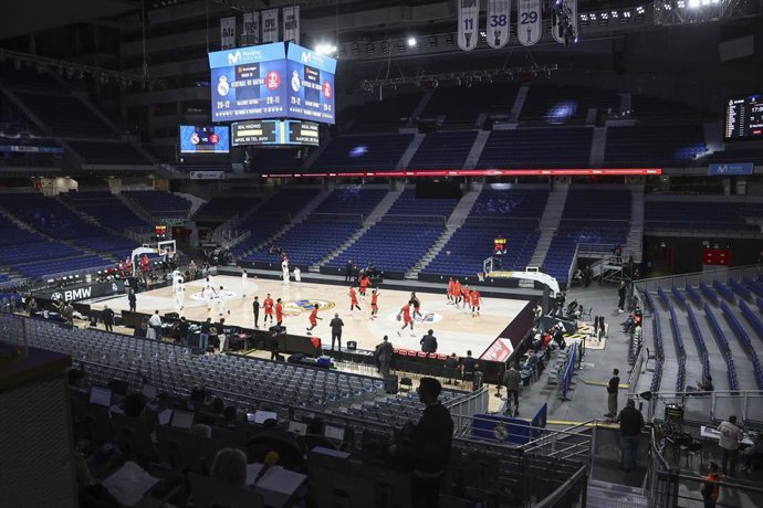 Calentamiento del Real Madird y el Hapoel de Tel Aviv en el partido disputado a puerta cerrada el pasado mes de marzo en el Movistar Arena.