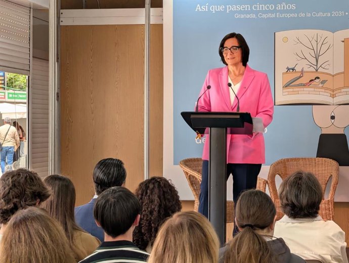 La delegada territorial de Desarrollo Educativo y Formación Profesional y de Universidad, Investigación e Innovación en Granada, María José Martín Gómez.