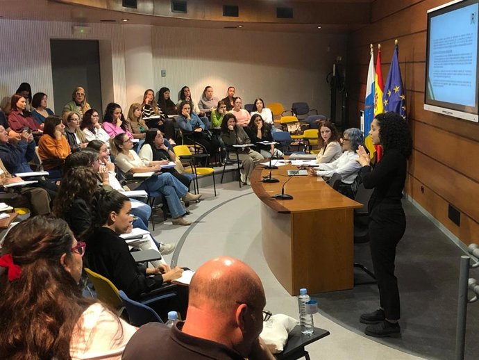 La jornada de formación sobre regularización de migrantes celebrada hoy en Tenerife