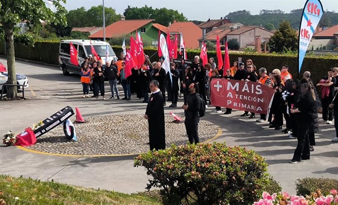 Concentración de CIG-Saúde ante la Consellería de Sanidade, en Santiago de Compostela.