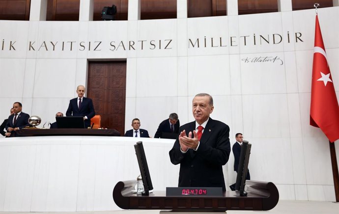 Archivo - Imagen de archivo del presidente ruco, Recep Tayyip Erdogan, en el Parlamento.