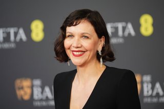 Archivo - 22 February 2026, United Kingdom, London: American actress Maggie Gyllenhaal attends the 79th British Academy Film Awards at the Royal Festival Hall. Photo: James Manning/PA Wire/dpa