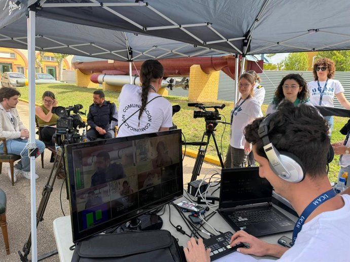 Estudiantes durante la realización del ejercicio 'Cartago 26'