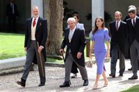 Gonzalo Celorio bromea con la medalla del Premio Cervantes: "Ya nunca me la voy a quitar"