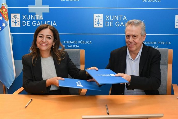 El conselleiro de Sanidade, Antonio Gómez Caamaño, y la conselleira do Mar, Marta Villaverde