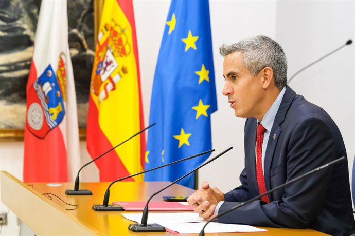 Archivo - El exvicepresidente y consejero de Universidades, Igualdad, Cultura y Deporte, Pablo Zuloaga