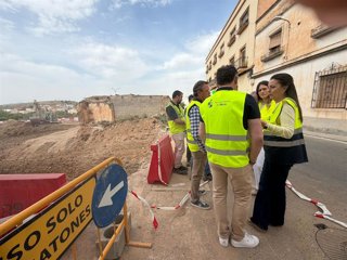 Visita a las obras para incoporar una rotonda en la A-358 a su paso por Berja (Almería).