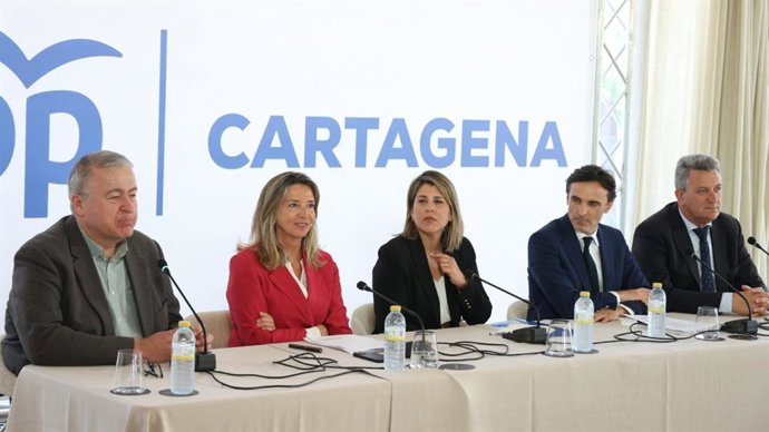 Encuentro en Cartagena con afectados por la Ley de Costas