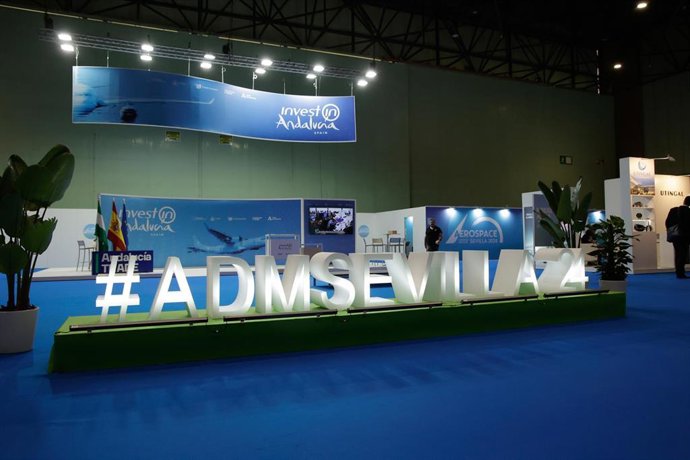 Archivo - La innovación, defensa y ciberdefensa en el aeroespacial, protagonistas del panel de conferencias de ADM Sevilla 2026 .
