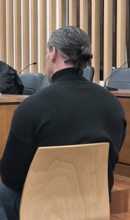 El armador Pablo G.F., acusado por el alijo de casi 3 toneladas de cocaína del buque Simione, en el juicio en la sección quinta de la Audiencia Provincial de Pontevedra.