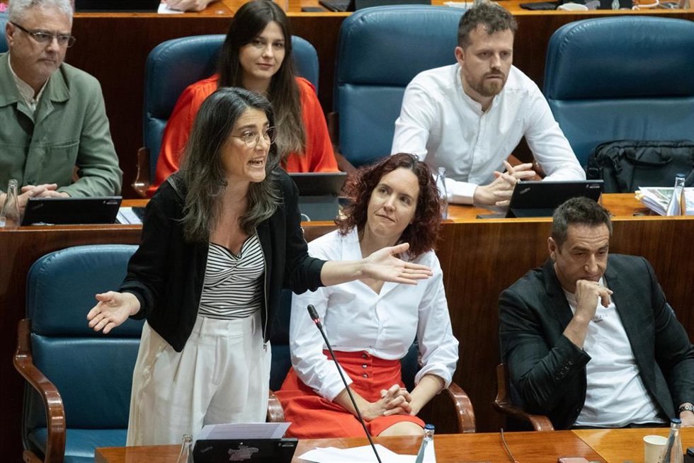 La portavoz de Más Madrid en la Asamblea, Manuela Bergerot, durante una sesión plenaria en la Asamblea de Madrid, a 23 de abril de 2026, en Madrid (España). 