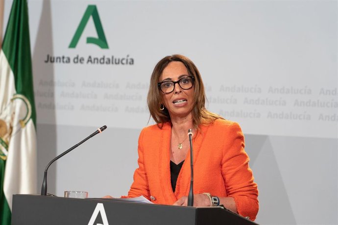 Archivo - La consejera de Fomento, Articulación del Territorio y Vivienda, Rocío Díaz, en la rueda de prensa posterior al Consejo de Gobierno andaluz en el Palacio de San Telmo, a 16 de mayo de 2023 en Sevilla (Andalucía, España).
