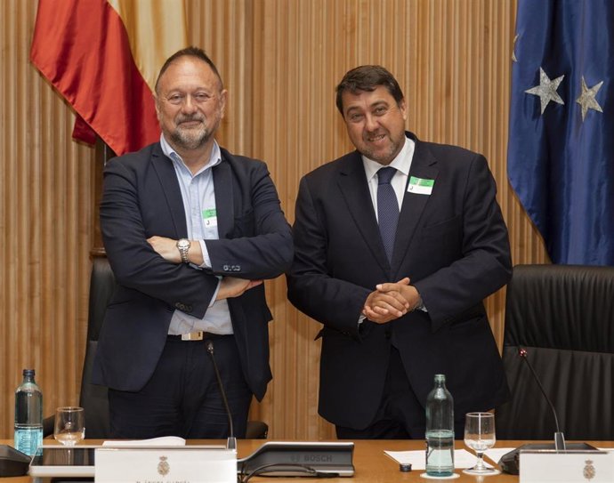 El vicepresidente de la CNMC, Angel García Castillejo, y el presidente de Sedigás, Joan Batalla