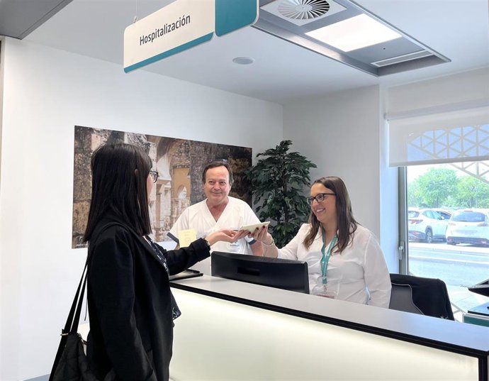 El Hospital Quirónsalud Córdoba celebra el Día Internacional del Libro con sus pacientes a través de distintas acciones como entregar libros a los pacientes que ingresan hoy.