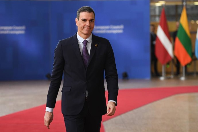 Archivo - HANDOUT - 09 February 2023, Belgium, Brussels: Spain's Prime Minister Pedro Sanchez arrives for an EU summit at the European Council headquarters in Brussels. EU leaders are meeting to discuss Ukraine war and migration. Photo: -/EU Council/dpa -