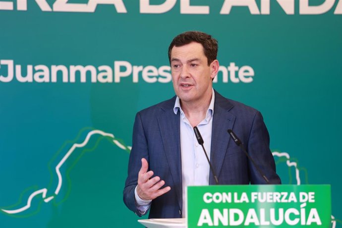 El presidente del PP de Andalucía, Juanma Moreno, interviene durante un acto del PP en una imagen de archivo.