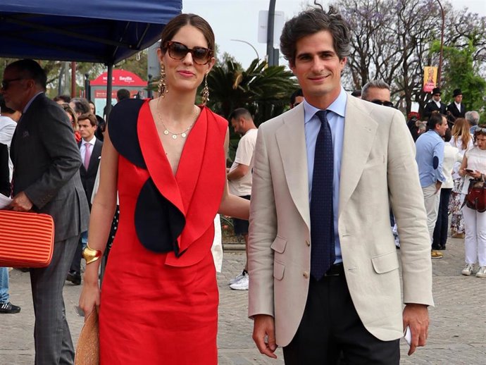 Sofía Palazuelo y Fernando Fitz-James a su llegada a La Maestranza