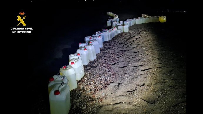 Desarticulado Un Grupo Criminal Que Suministraba Combustible A Pateras Taxi En Águilas (Murcia)