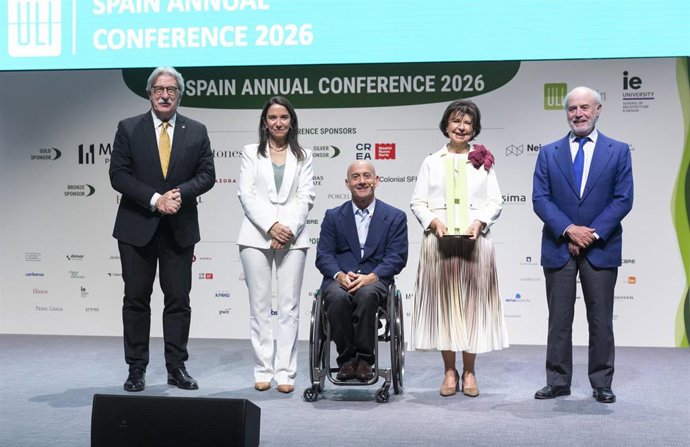 Concha Osácar recibe el Pedro de Churruca-ULI Spain Awards por su trayectoria dentro del inmobiliario.