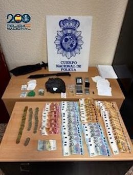 Dinero y droga incautada en un narcopiso de Parla